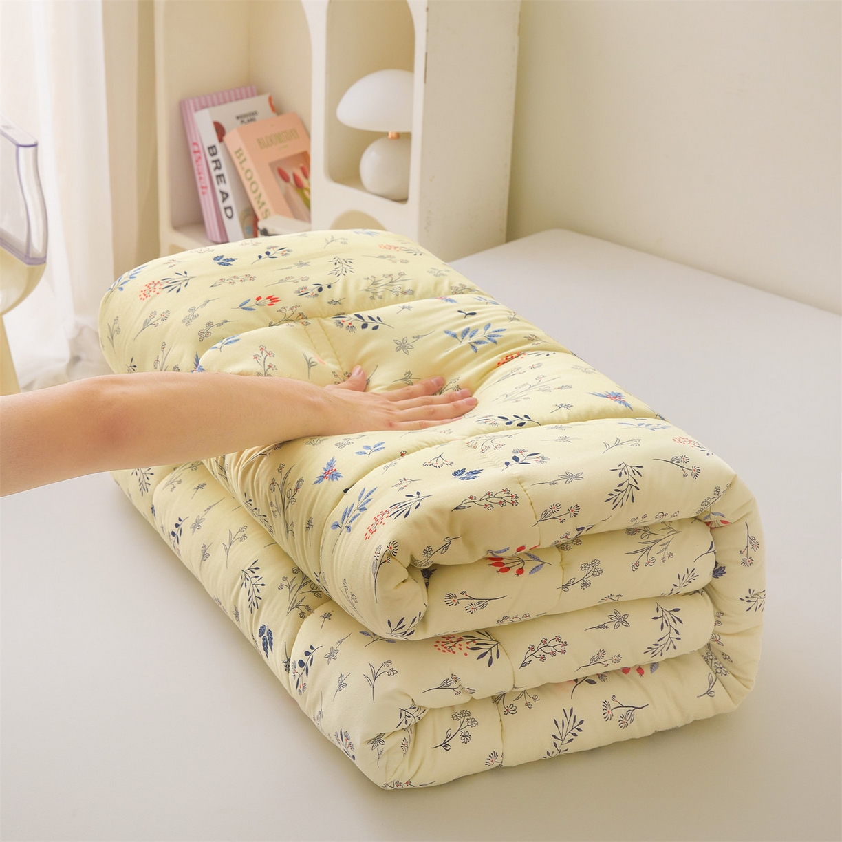 91家纺网 家纺一手货源 找家纺 梵蒂莎 2025秋冬新品云朵棉新疆棉花床垫垫背床褥垫单人床褥宿舍加厚褥子（2025新花型拍图中）春日来信-床垫系列