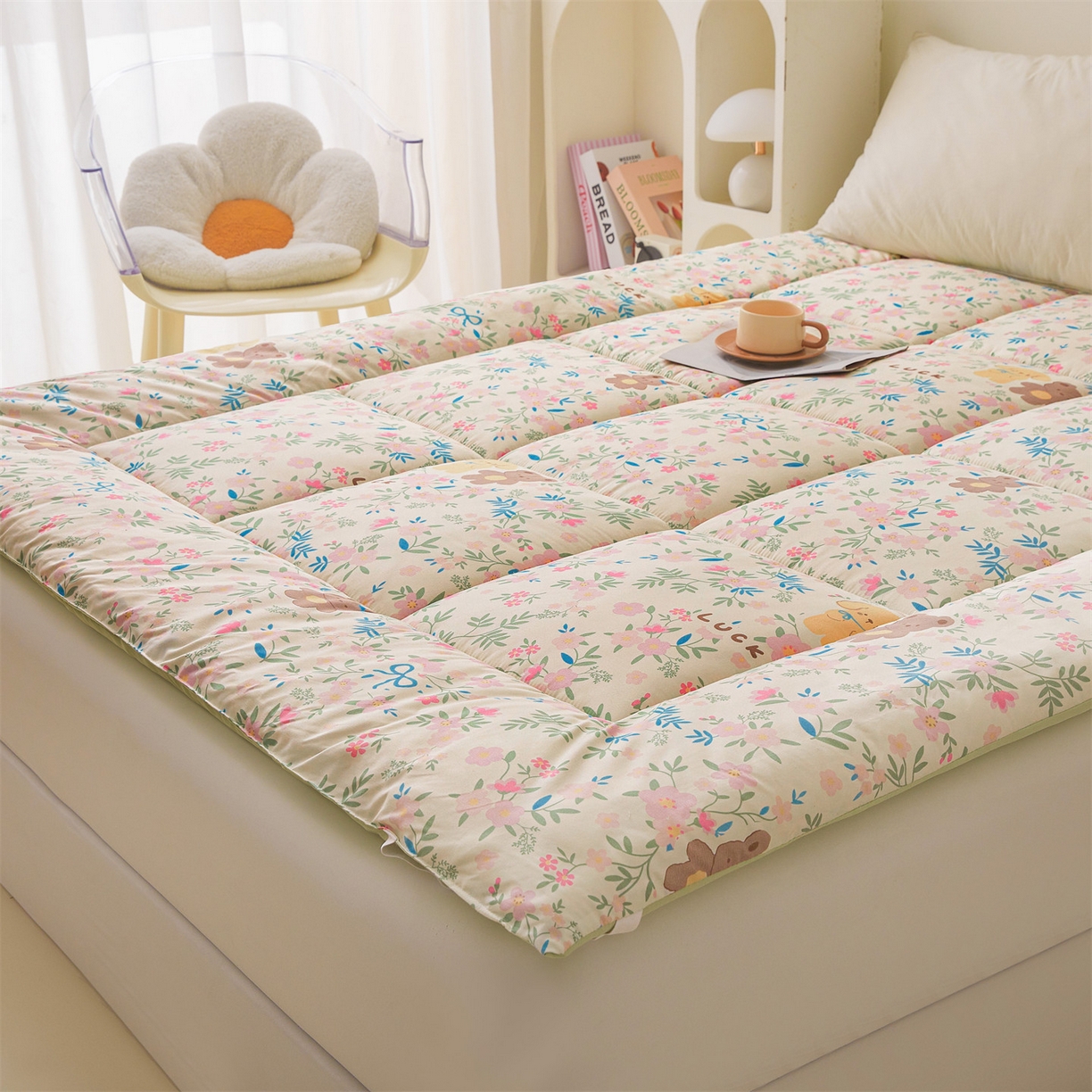 91家纺网 家纺一手货源 找家纺 梵蒂莎 2025秋冬新品云朵棉新疆棉花床垫垫背床褥垫单人床褥宿舍加厚褥子（2025新花型拍图中）花园小熊-床垫系列