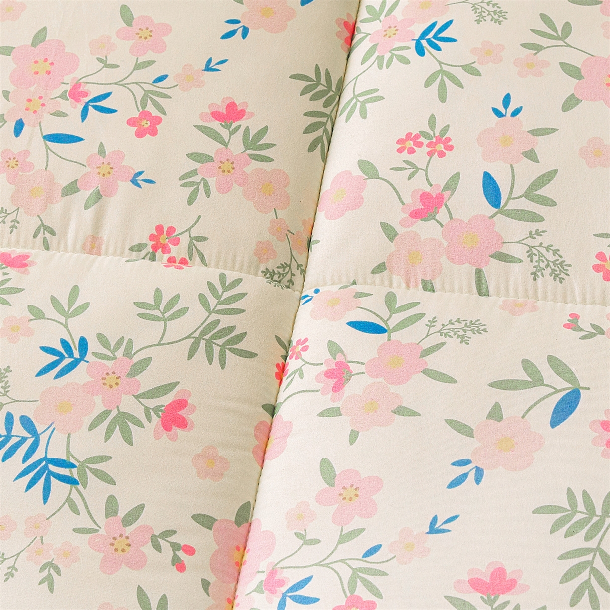 91家纺网 家纺一手货源 找家纺 梵蒂莎 2025秋冬新品云朵棉新疆棉花床垫垫背床褥垫单人床褥宿舍加厚褥子（2025新花型拍图中）花园小熊-床垫系列