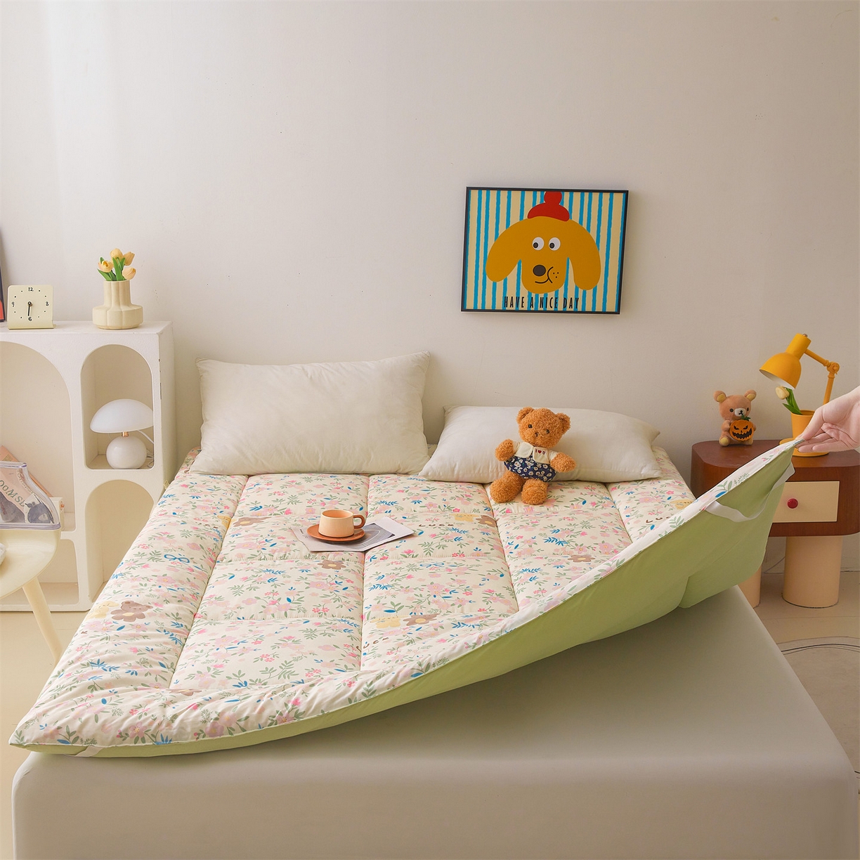 91家纺网 家纺一手货源 找家纺 梵蒂莎 2025秋冬新品云朵棉新疆棉花床垫垫背床褥垫单人床褥宿舍加厚褥子（2025新花型拍图中）花园小熊-床垫系列