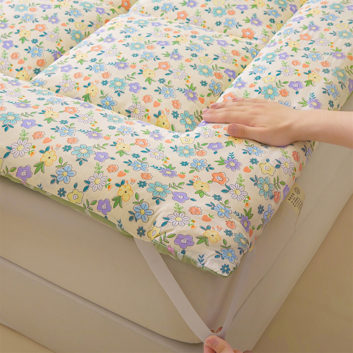 91家纺网 家纺一手货源 找家纺 梵蒂莎 2025秋冬新品云朵棉新疆棉花床垫垫背床褥垫单人床褥宿舍加厚褥子（2025新花型拍图中）花韵恬梦-床垫系列