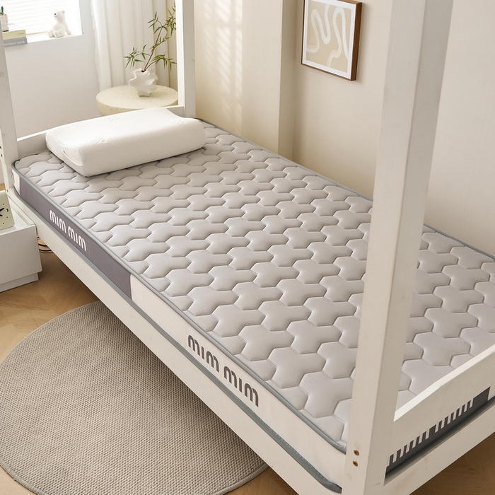 91家纺网 家纺一手货源 找家纺 奇丝雅 2025新款宝石双拼高密记忆棉立体乳胶床垫 宝石灰（9公分）