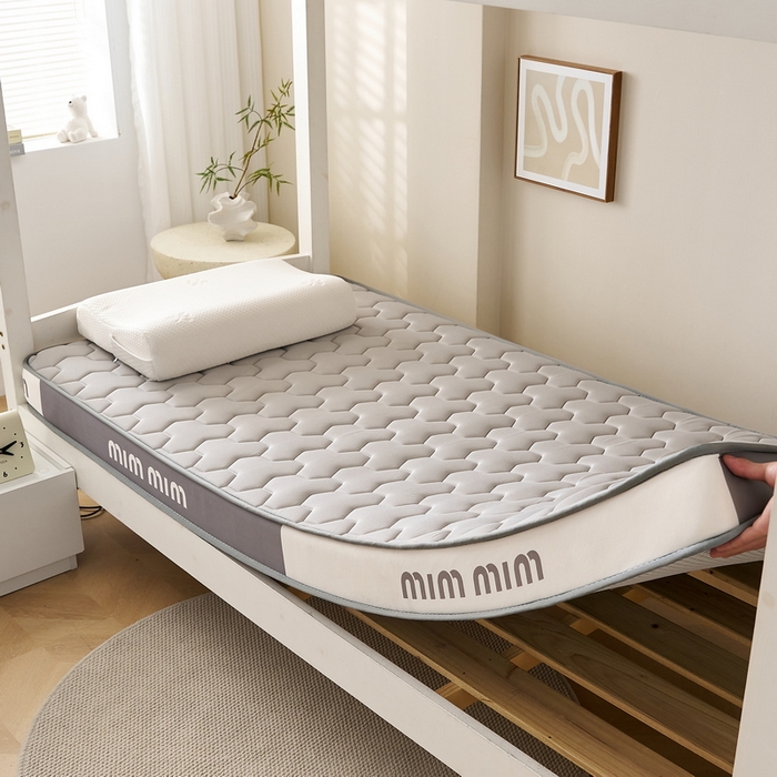 91家纺网 家纺一手货源 找家纺 奇丝雅 2025新款宝石双拼高密记忆棉立体乳胶床垫 宝石灰（9公分）