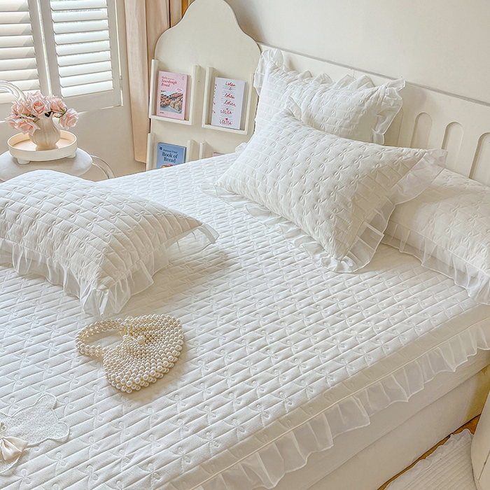 91家纺网 家纺一手货源 找家纺 麒豆豆 2025新款优舒棉花边床笠-蜜糖熊 白