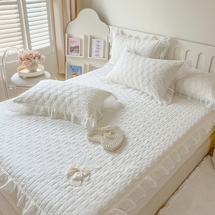 91家纺网 家纺一手货源 找家纺 麒豆豆 2025新款优舒棉花边床笠-蜜糖熊 白