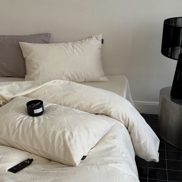 91家纺网 家纺一手货源 找家纺 （总）鹿班家居2025年秋冬款云感超柔厚织提花浮雕系列——雾光森林（标准会员-20元）