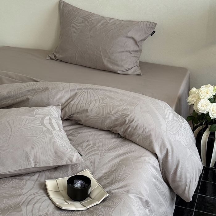 鹿班家居2025年秋冬款云感超柔厚织提花浮雕系列——雾光森林 雾光森林-咖