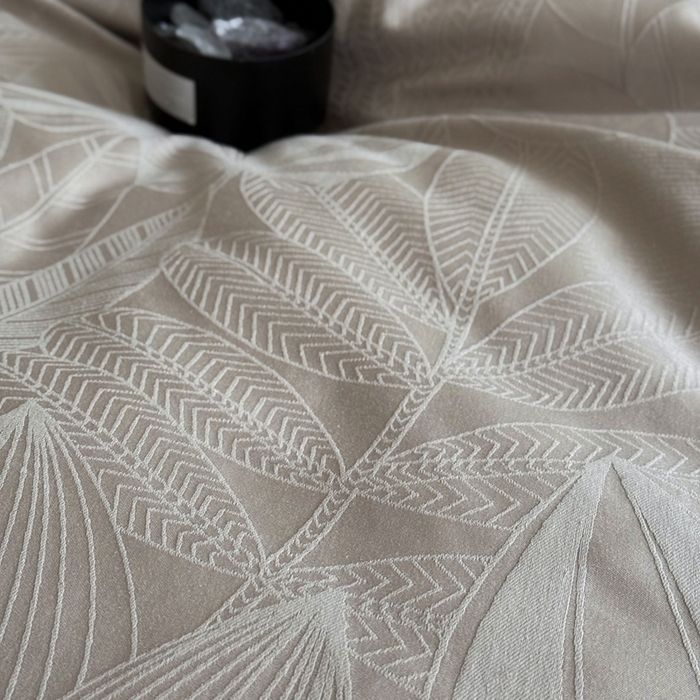 91家纺网 家纺一手货源 找家纺 鹿班家居2025年秋冬款云感超柔厚织提花浮雕系列——雾光森林 雾光森林-咖