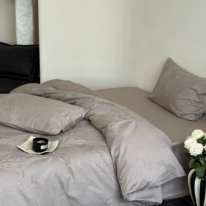 91家纺网 家纺一手货源 找家纺 鹿班家居2025年秋冬款云感超柔厚织提花浮雕系列——雾光森林 雾光森林-咖