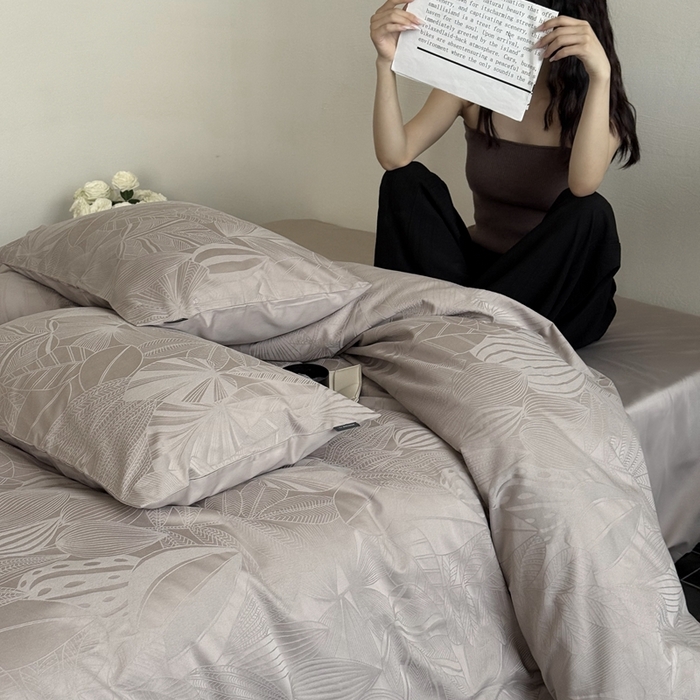 91家纺网 家纺一手货源 找家纺 鹿班家居2025年秋冬款云感超柔厚织提花浮雕系列——雾光森林 雾光森林-咖