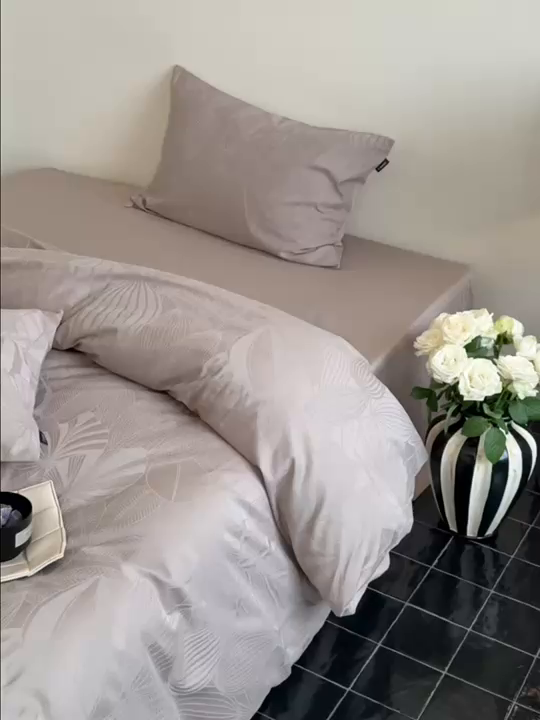 91家纺网 家纺一手货源 找家纺 鹿班家居2025年秋冬款云感超柔厚织提花浮雕系列——雾光森林 雾光森林-咖