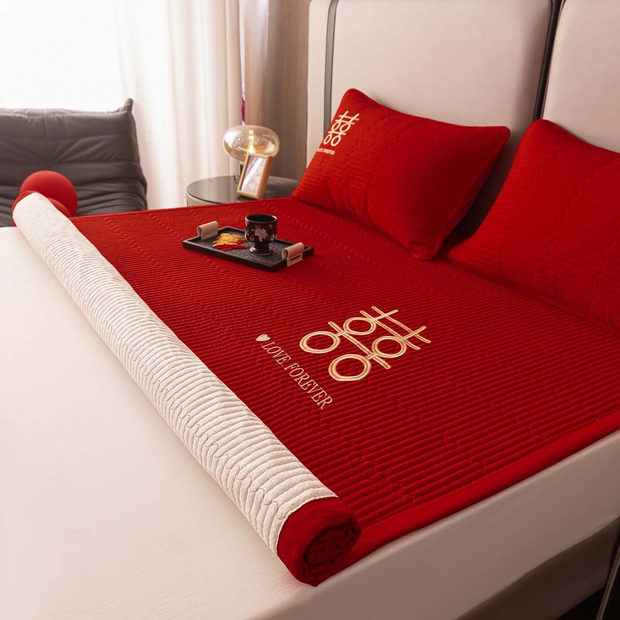 91家纺网 家纺一手货源 找家纺 （总）卓缦家纺 2025新款婚庆加厚软床垫软床笠三件套婚庆床单床盖