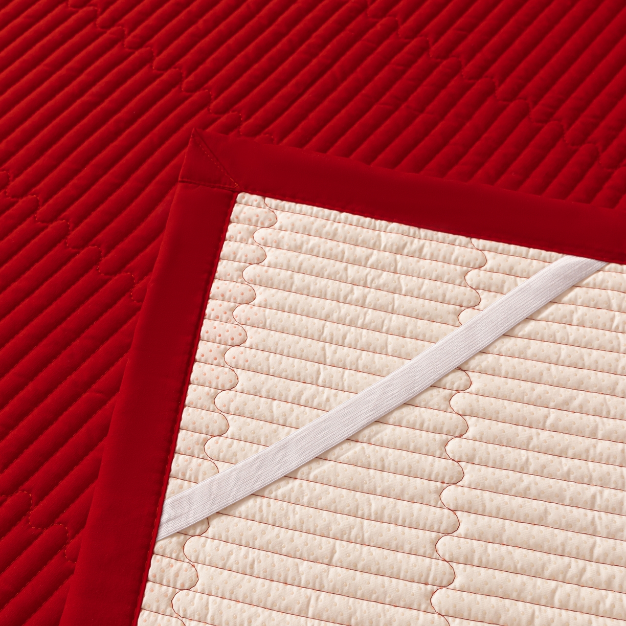 91家纺网 家纺一手货源 找家纺 （总）卓缦家纺 2025新款婚庆加厚软床垫软床笠三件套婚庆床单床盖