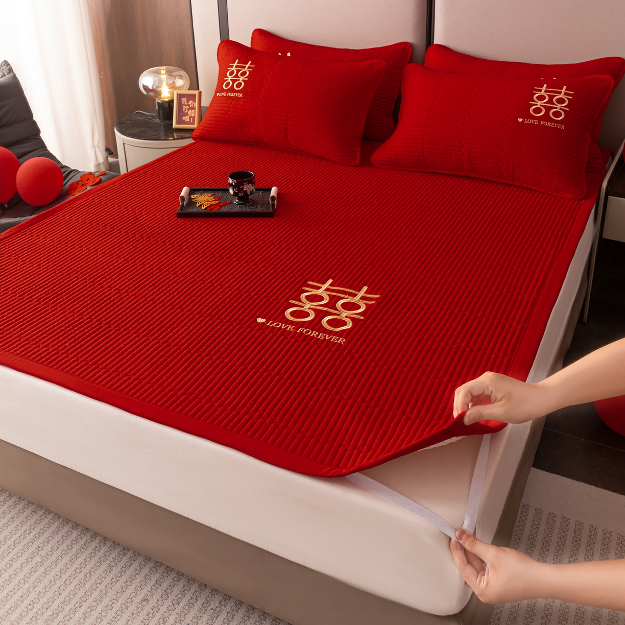 91家纺网 家纺一手货源 找家纺 卓缦家纺 2025新款婚庆加厚软床垫软床笠三件套婚庆床单床盖 欢喜-床笠