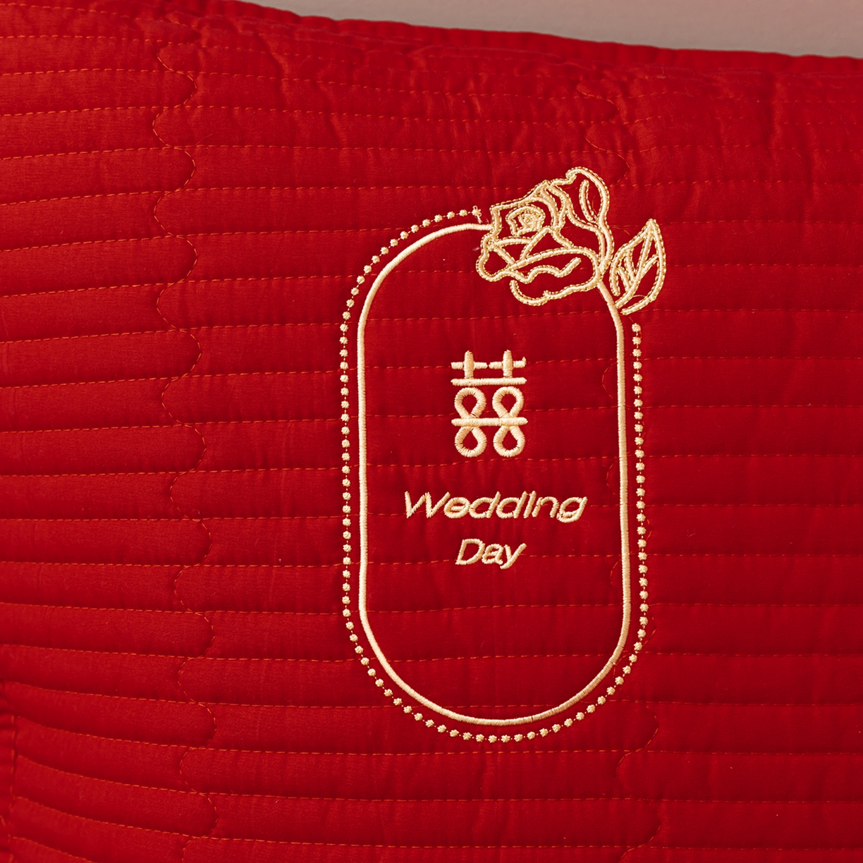 91家纺网 家纺一手货源 找家纺 卓缦家纺 2025新款婚庆加厚软床垫软床笠三件套婚庆床单床盖 情缘-床笠