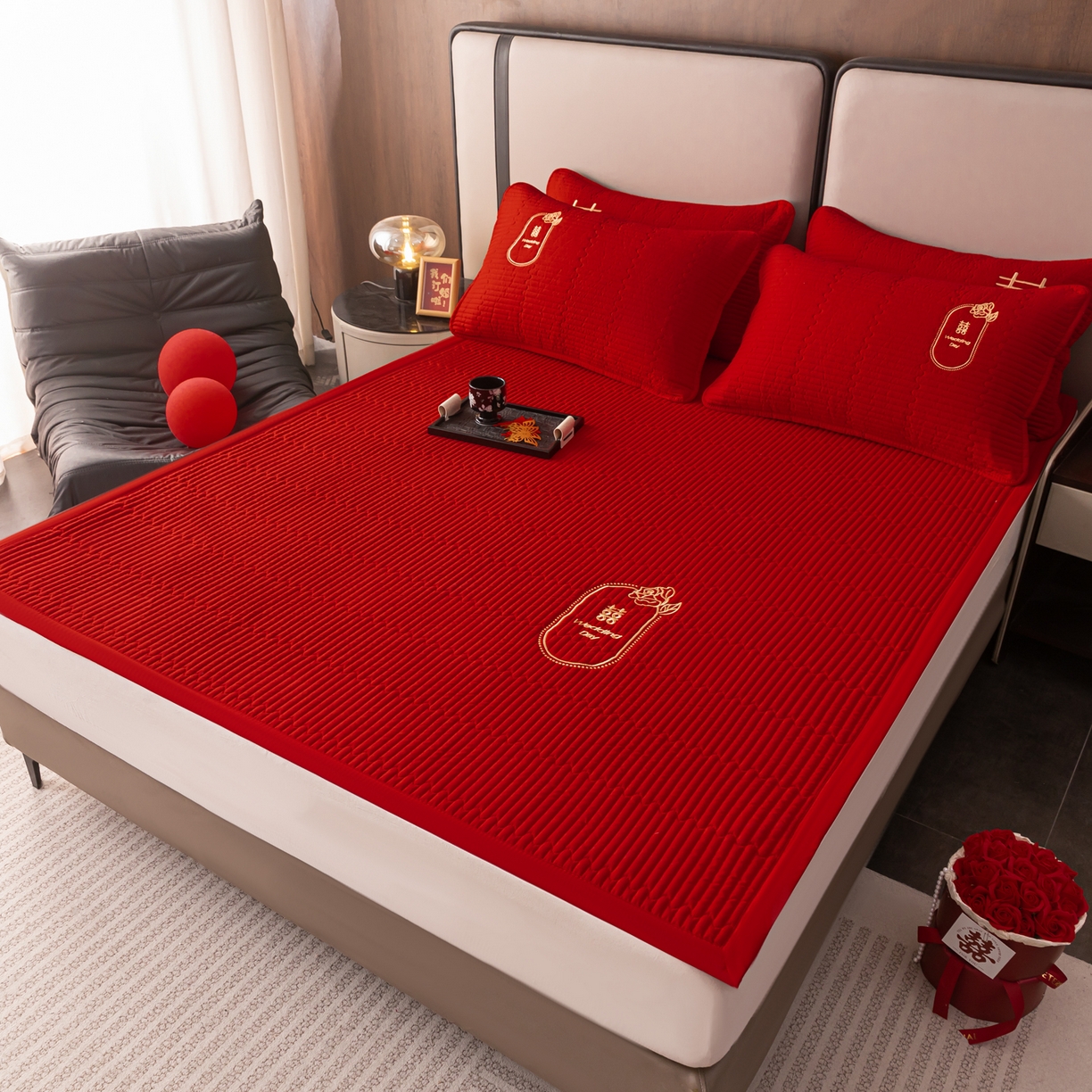 91家纺网 家纺一手货源 找家纺 卓缦家纺 2025新款婚庆加厚软床垫软床笠三件套婚庆床单床盖 情缘-床笠