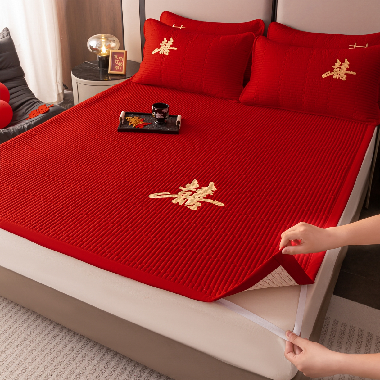 91家纺网 家纺一手货源 找家纺 卓缦家纺 2025新款婚庆加厚软床垫软床笠三件套婚庆床单床盖 喜嫁-床笠