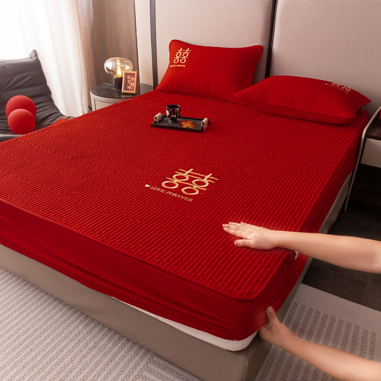 91家纺网 家纺一手货源 找家纺 卓缦家纺 2025新款婚庆加厚软床垫软床笠三件套婚庆床单床盖 欢喜-床护垫