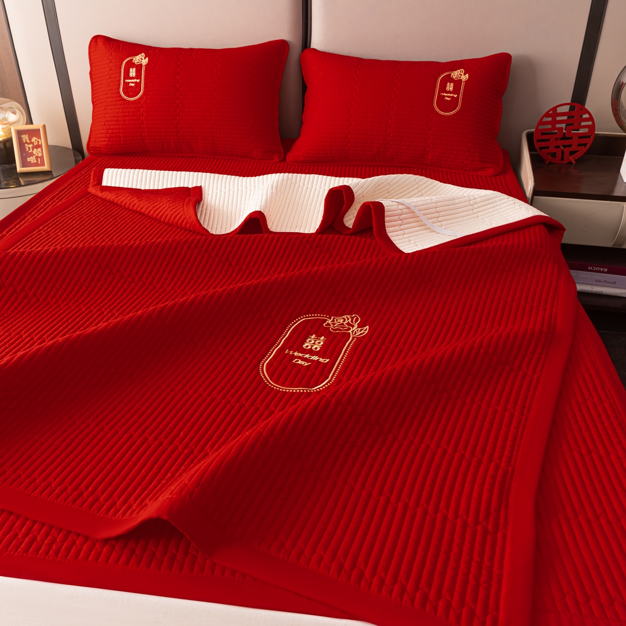 91家纺网 家纺一手货源 找家纺 卓缦家纺 2025新款婚庆加厚软床垫软床笠三件套婚庆床单床盖 情缘-床护垫