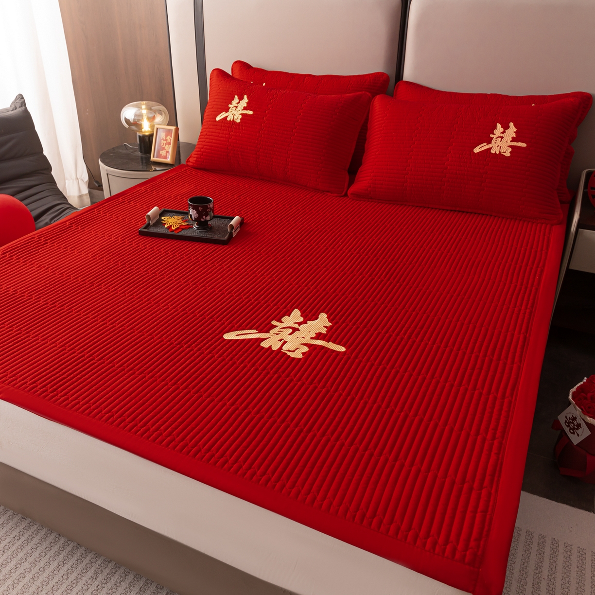 91家纺网 家纺一手货源 找家纺 卓缦家纺 2025新款婚庆加厚软床垫软床笠三件套婚庆床单床盖 喜嫁-床护垫