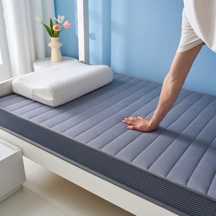 91家纺网 家纺一手货源 找家纺 奇丝雅 2025新款牛奶丝学生宿舍床专用加厚记忆棉海绵立体乳胶床垫【高密记忆棉】 牛奶-灰（6公分）