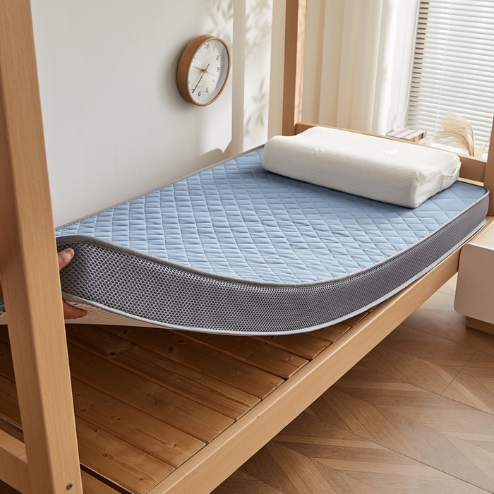 91家纺网 家纺一手货源 找家纺 奇丝雅 2025新款牛奶丝学生宿舍床上下铺专用加厚记忆棉海绵立体乳胶床垫【高密记忆棉】 菱格-兰（6公分）