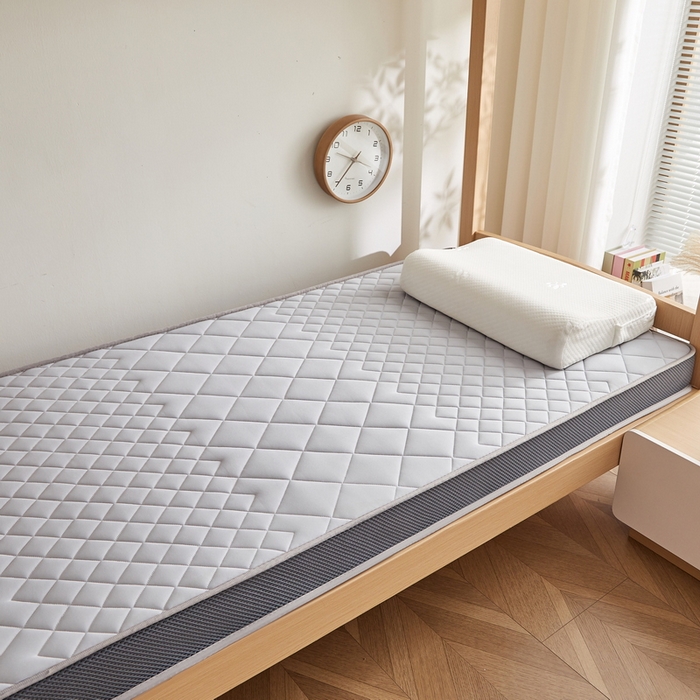 91家纺网 家纺一手货源 找家纺 奇丝雅 2025新款牛奶丝学生宿舍床上下铺专用加厚记忆棉海绵立体乳胶床垫【高密记忆棉】 菱格-灰（6公分）