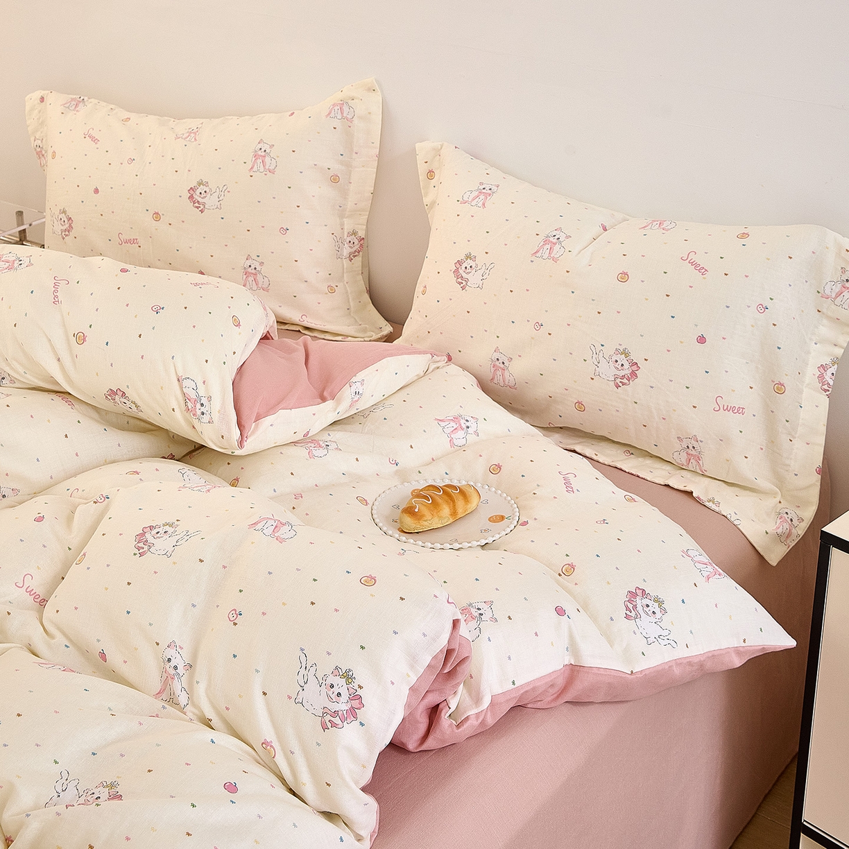 91家纺网 家纺一手货源 找家纺 锦罗绣 2025新款全棉双层纱印花单被套（第二批） 精灵猫咪