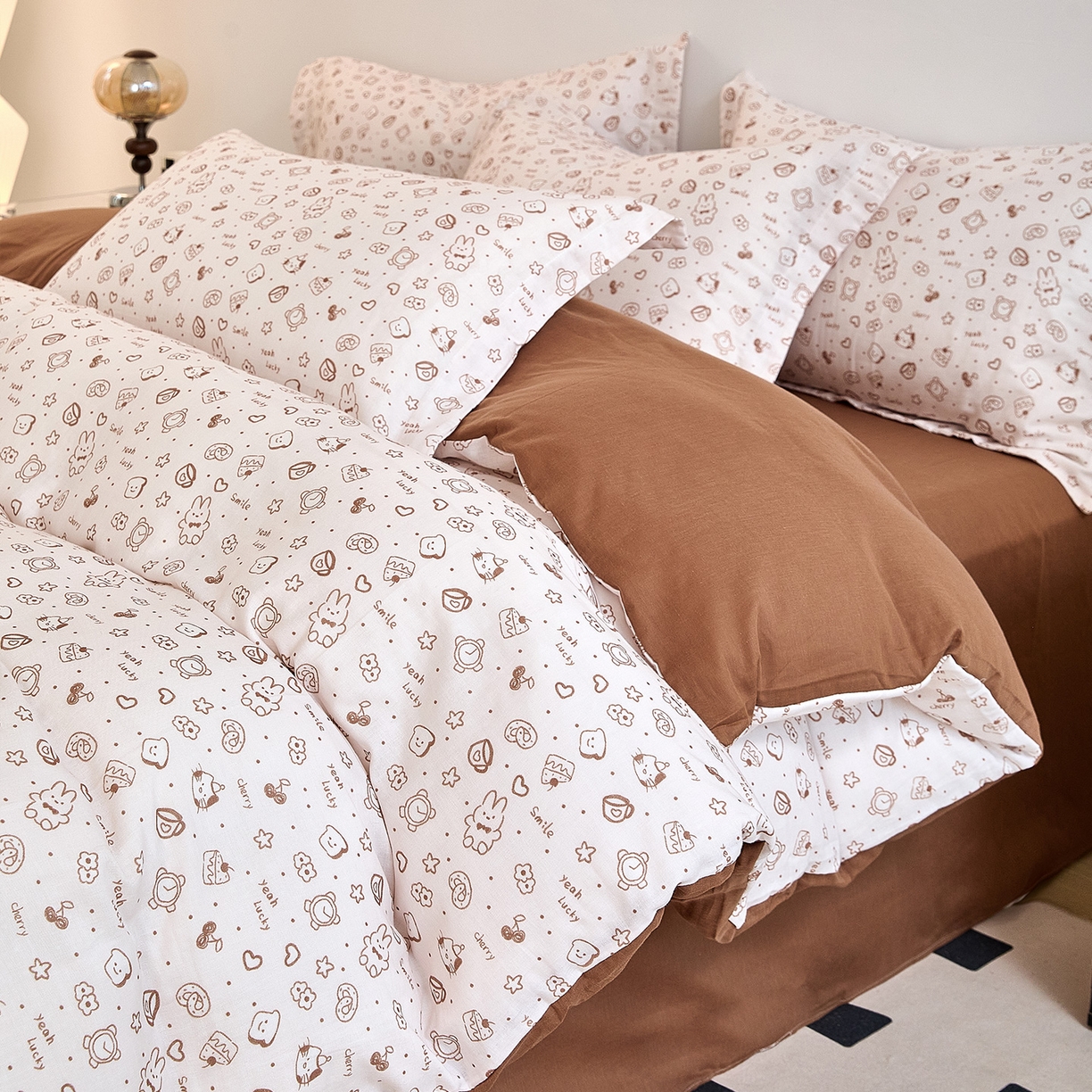 91家纺网 家纺一手货源 找家纺 锦罗绣 2025新款全棉双层纱印花单被套（第二批） 咖啡兔