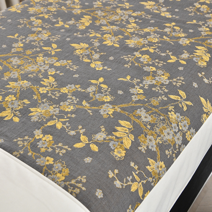 91家纺网 家纺一手货源 找家纺 不打烊家纺 2025新款全棉有氧双层纱羊毛尼美容床罩系列套件-梅花颂 梅花颂-黑色