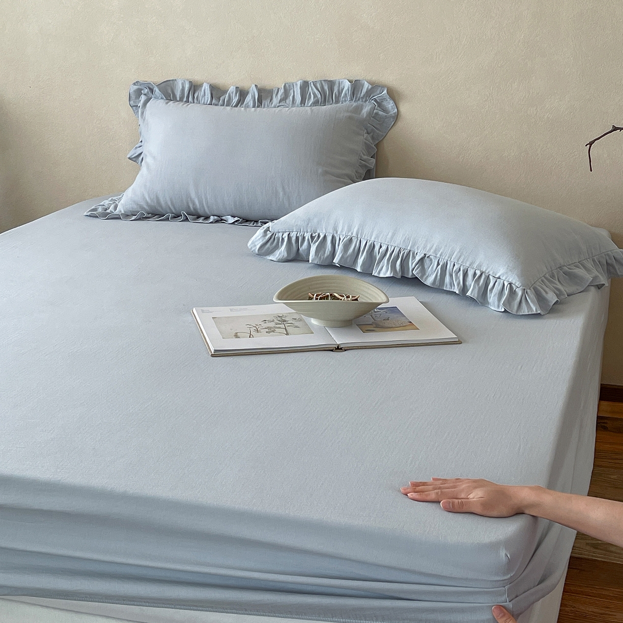 91家纺网 家纺一手货源 找家纺 三味舒屋 2025新款花边美学全棉双层纱单品单床笠 海岛迷雾