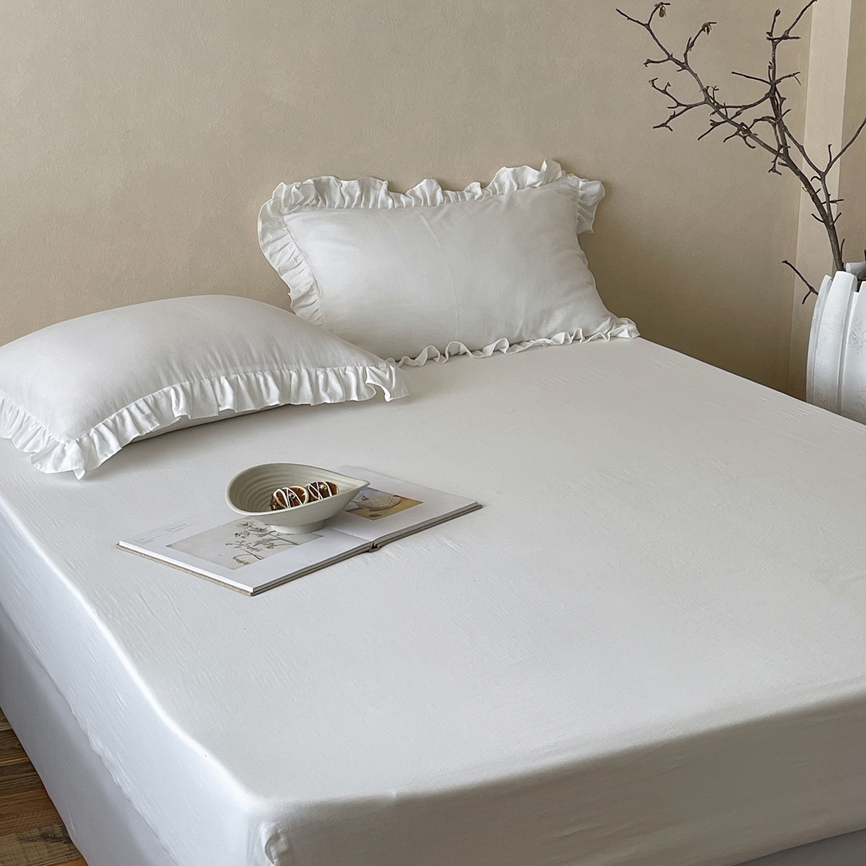 91家纺网 家纺一手货源 找家纺 三味舒屋 2025新款花边美学全棉双层纱单品单床笠 云舒白