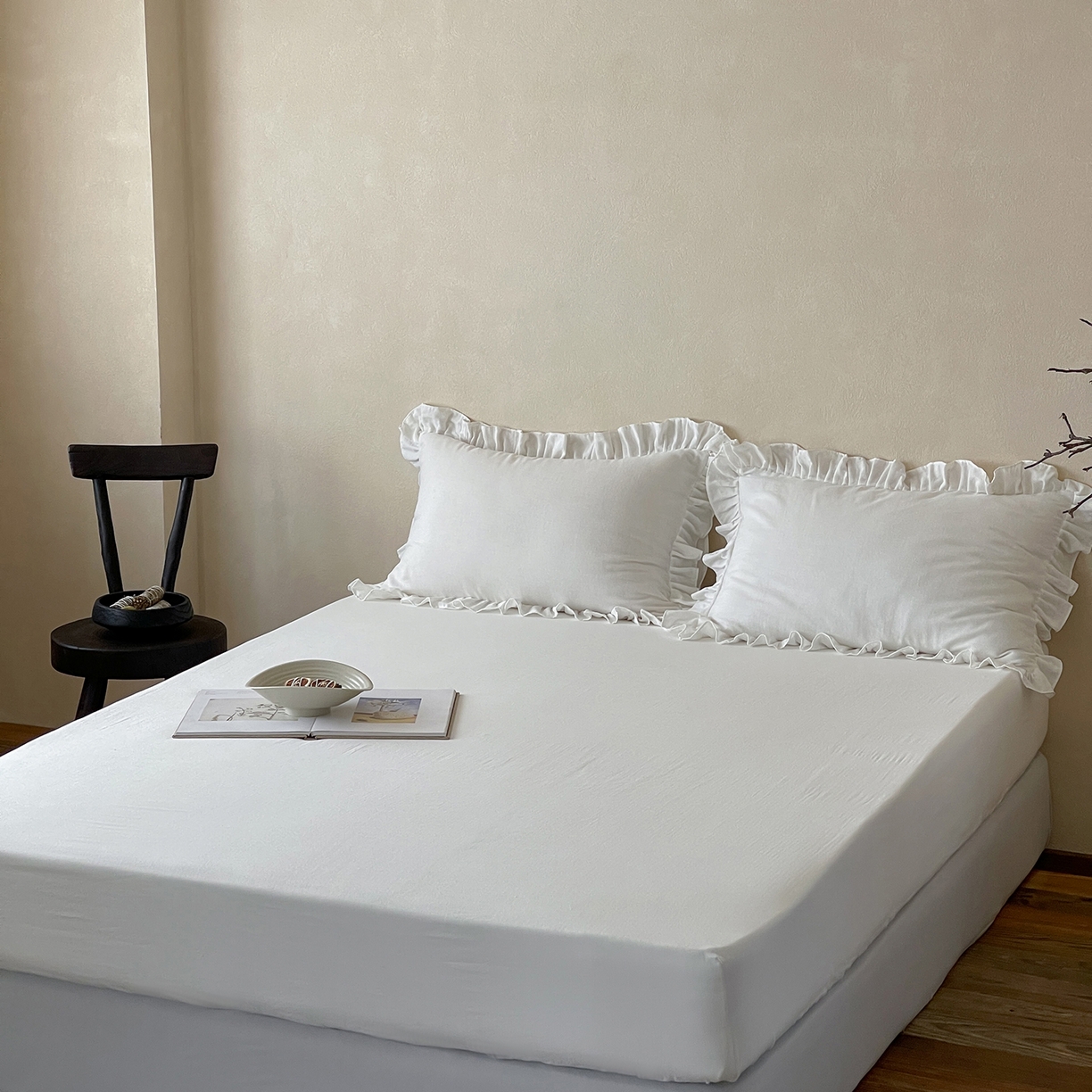 91家纺网 家纺一手货源 找家纺 三味舒屋 2025新款花边美学全棉双层纱单品单床笠 云舒白