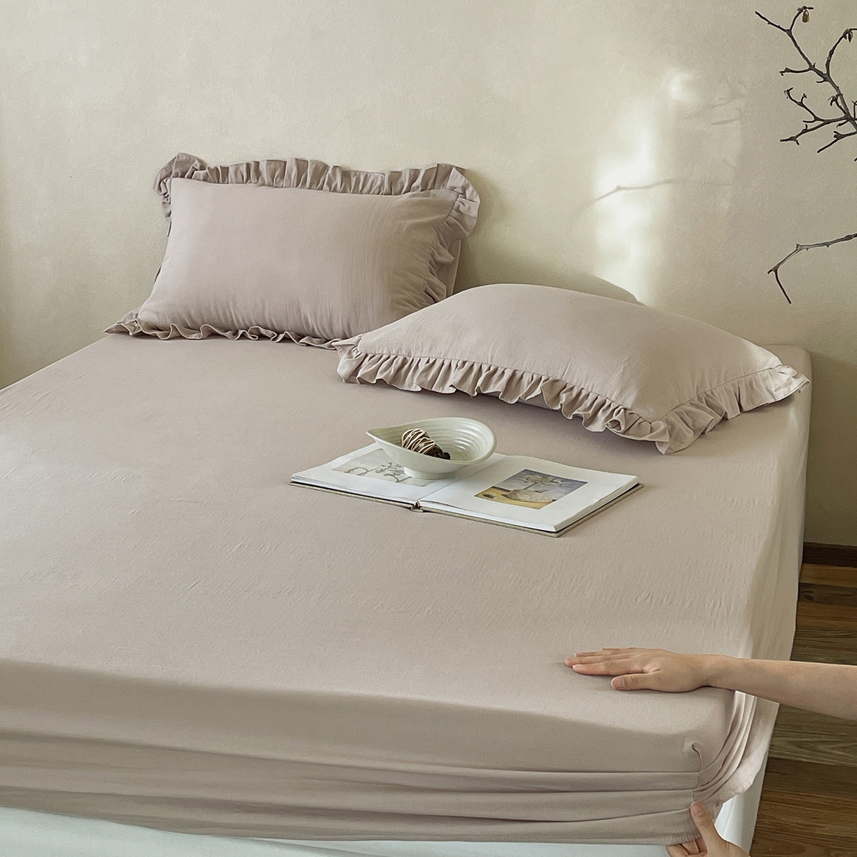 91家纺网 家纺一手货源 找家纺 三味舒屋 2025新款花边美学全棉双层纱单品单床笠 复古棕