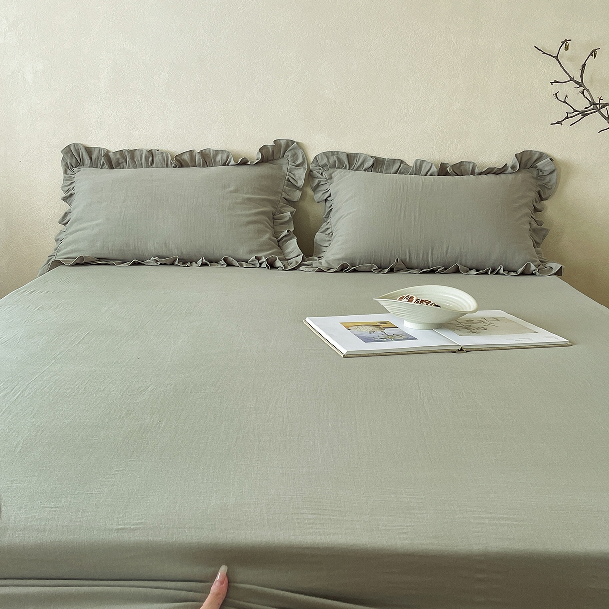 91家纺网 家纺一手货源 找家纺 三味舒屋 2025新款花边美学全棉双层纱单品单床笠 烟波绿