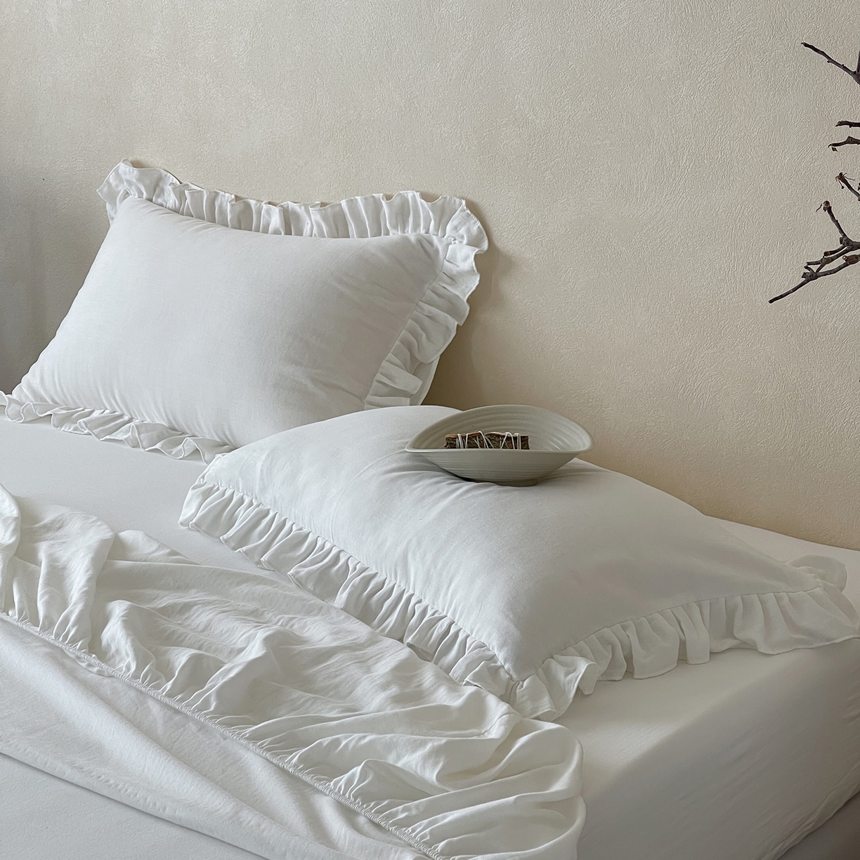 91家纺网 家纺一手货源 找家纺 三味舒屋 2025新款花边美学全棉双层纱单品单床笠 云舒白