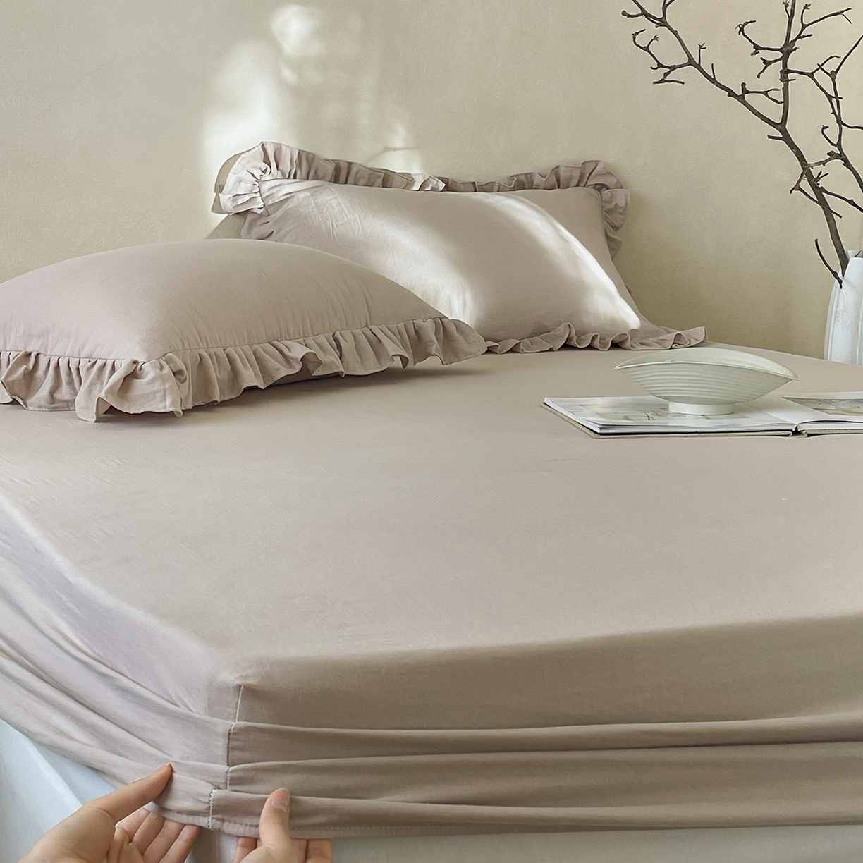 91家纺网 家纺一手货源 找家纺 三味舒屋 2025新款花边美学全棉双层纱单品单床笠 复古棕