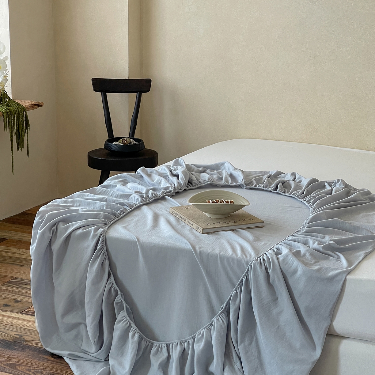 91家纺网 家纺一手货源 找家纺 三味舒屋 2025新款花边美学全棉双层纱单品单床笠 海岛迷雾