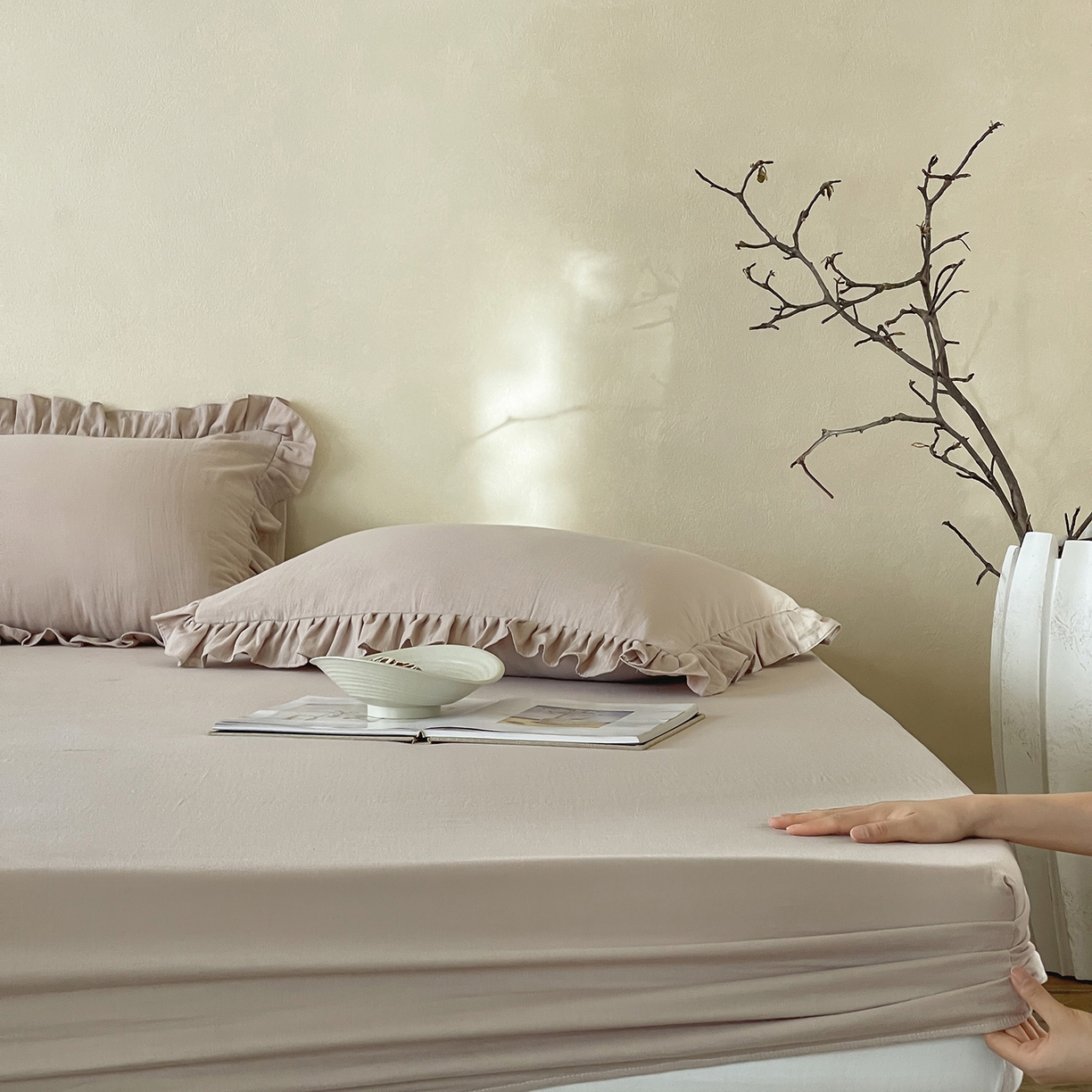 91家纺网 家纺一手货源 找家纺 三味舒屋 2025新款花边美学全棉双层纱单品单床笠 复古棕