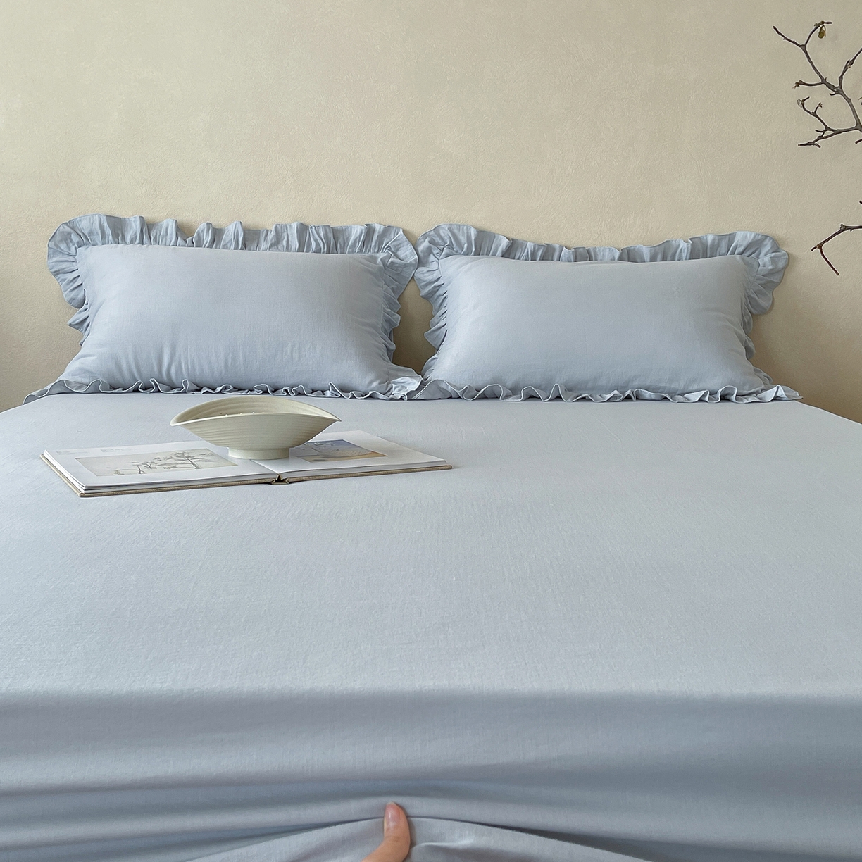 91家纺网 家纺一手货源 找家纺 三味舒屋 2025新款花边美学全棉双层纱单品单床笠 海岛迷雾