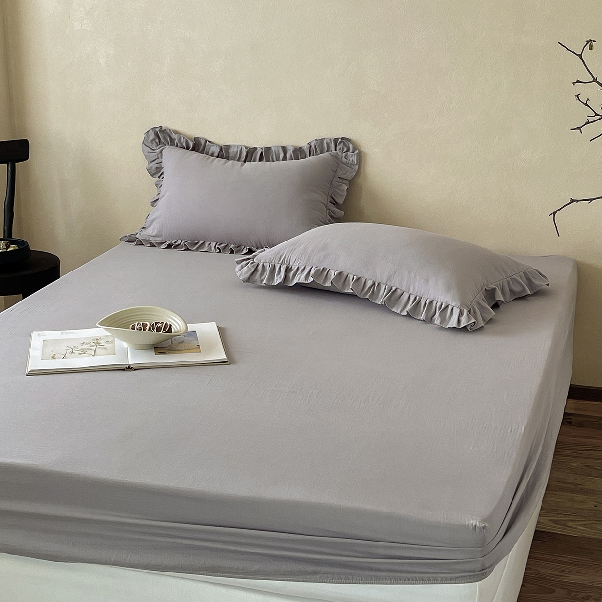 91家纺网 家纺一手货源 找家纺 三味舒屋 2025新款花边美学全棉双层纱单品单床笠 浅花灰