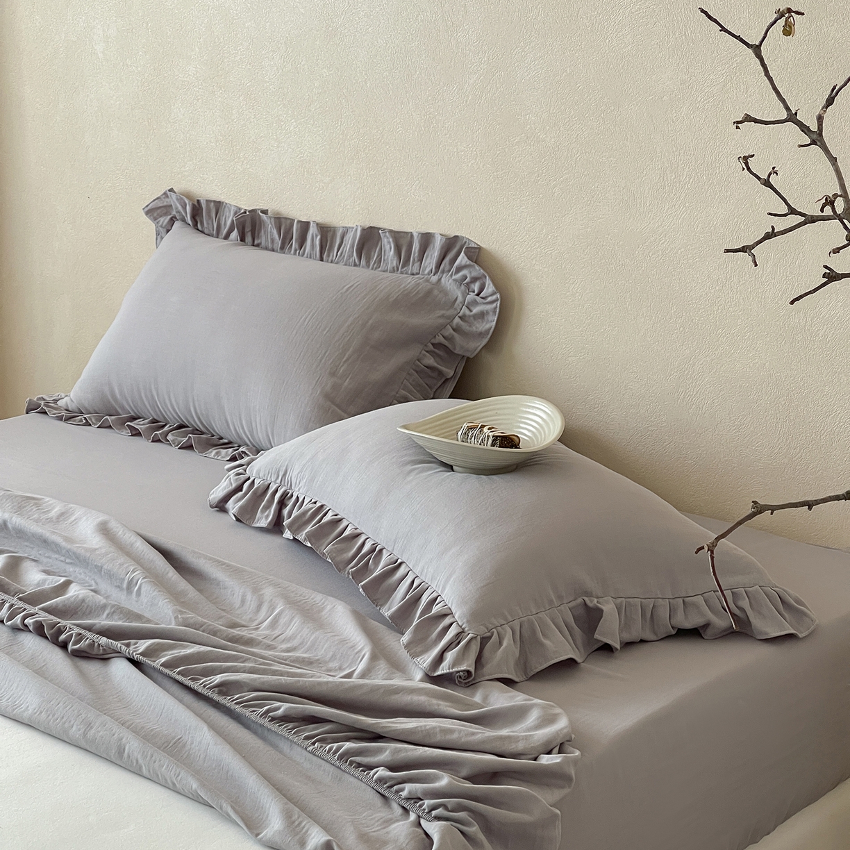 91家纺网 家纺一手货源 找家纺 三味舒屋 2025新款花边美学全棉双层纱单品单床笠 浅花灰