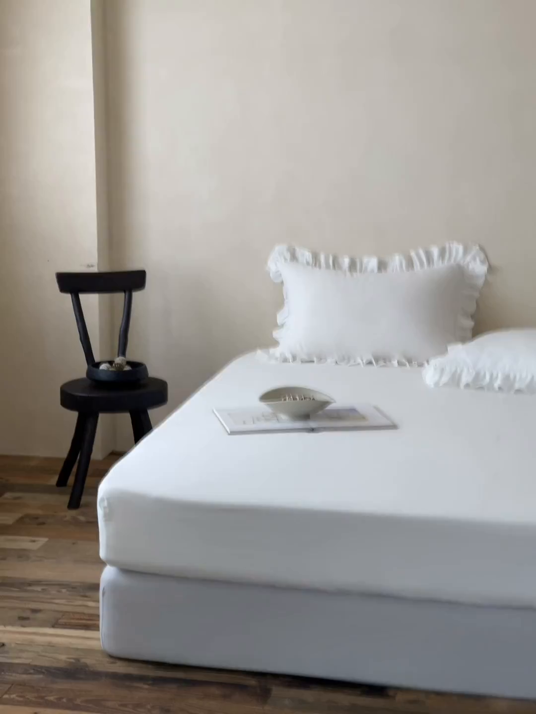 91家纺网 家纺一手货源 找家纺 三味舒屋 2025新款花边美学全棉双层纱单品单床笠 云舒白