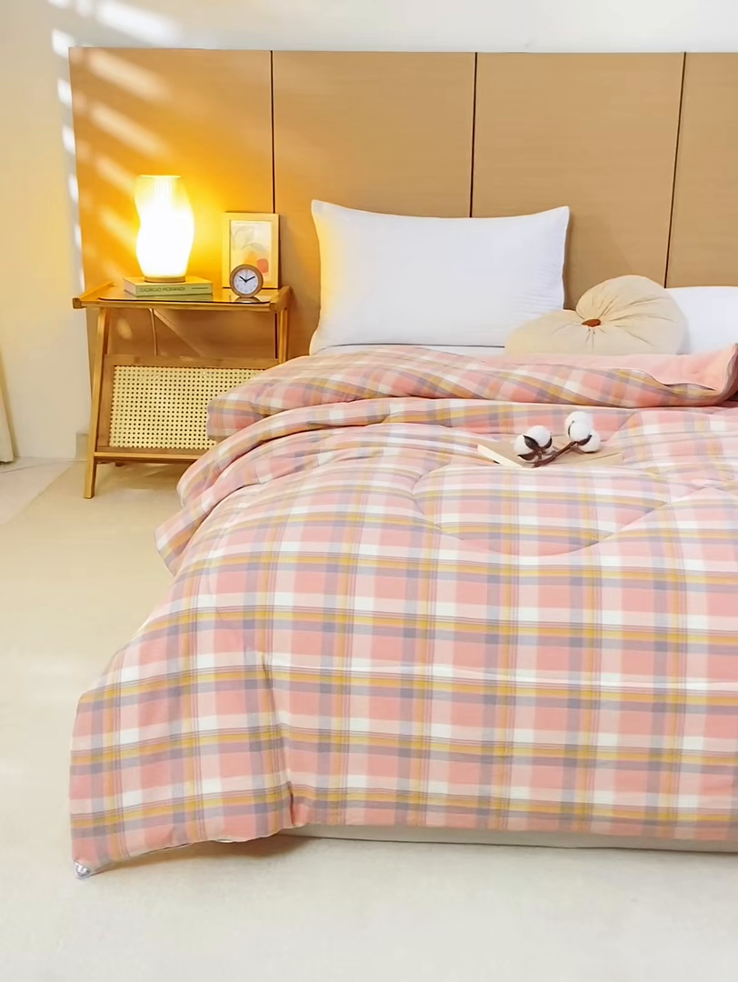 91家纺网 家纺一手货源 找家纺 美梦之都 2025新款全棉纯棉A类新疆棉花冬被被子被芯 简夕粉