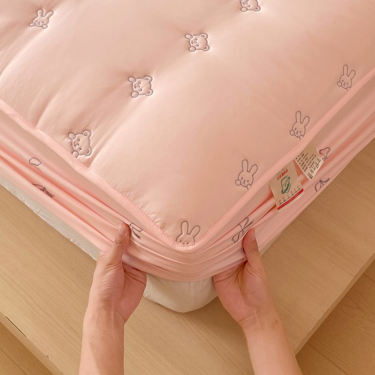 91家纺网 家纺一手货源 找家纺 （总）尊康家纺（原磊科） 2025新款7A抗菌奶昔棉床笠-熊猫兔