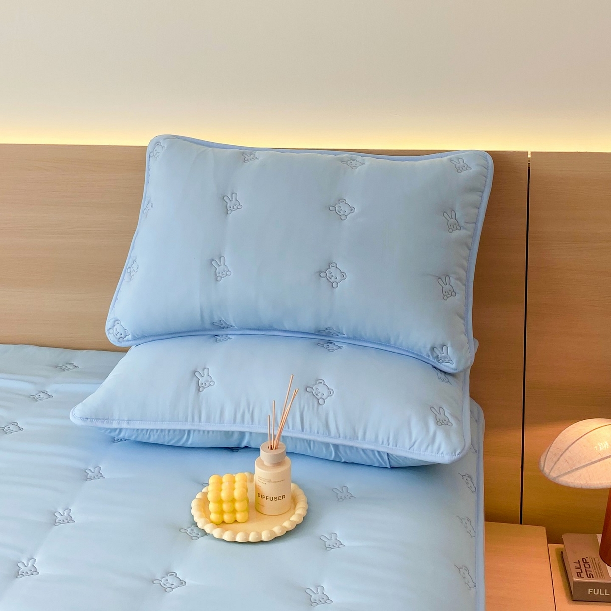 91家纺网 家纺一手货源 找家纺 尊康家纺（原磊科） 2025新款7A抗菌奶昔棉床笠-熊猫兔 熊猫兔-海蓝