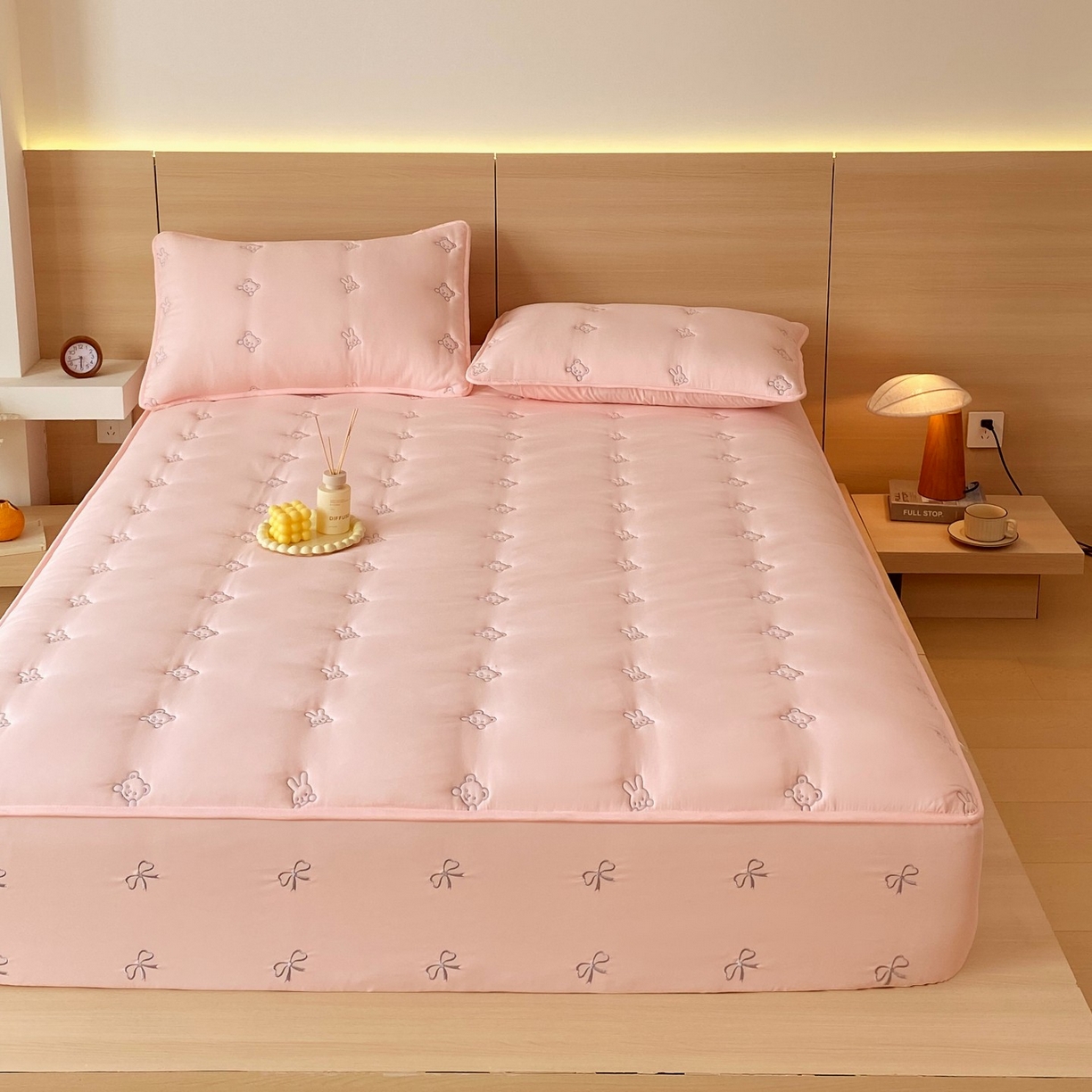 91家纺网 家纺一手货源 找家纺 （总）尊康家纺（原磊科） 2025新款7A抗菌奶昔棉床笠-熊猫兔