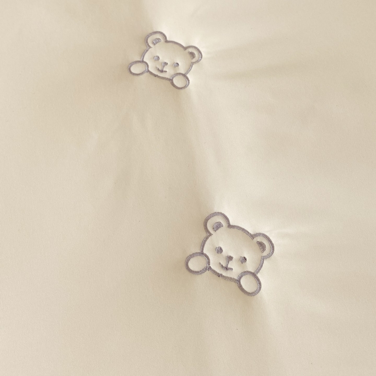 91家纺网 家纺一手货源 找家纺 尊康家纺（原磊科） 2025新款7A抗菌奶昔棉床笠-熊猫兔 熊猫兔-米白