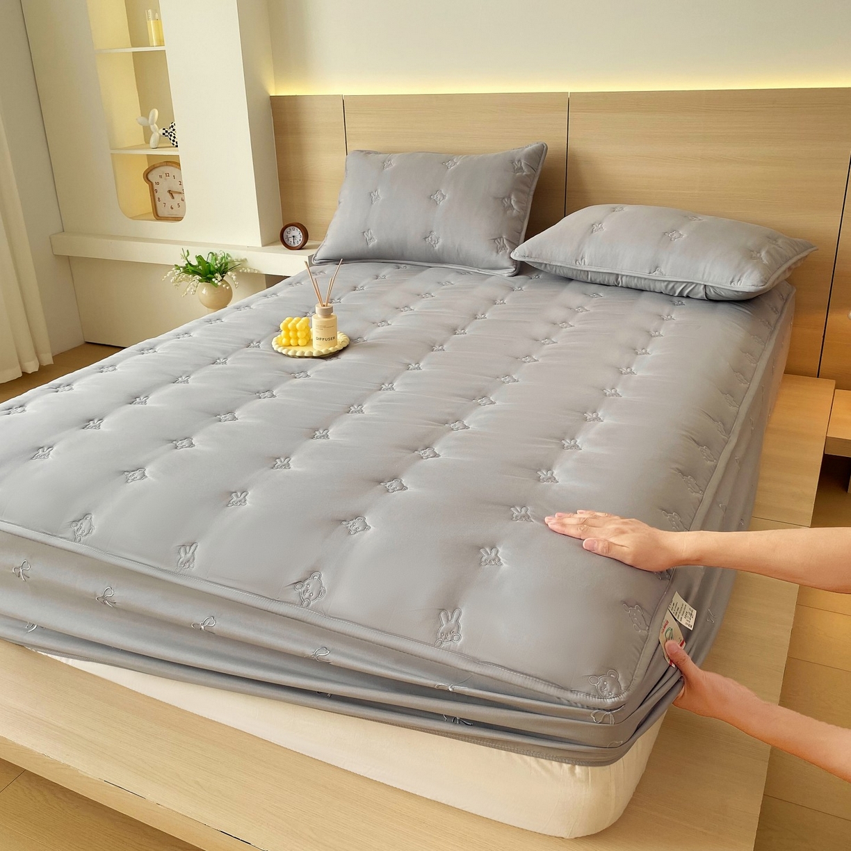 尊康家纺（原磊科） 2025新款7A抗菌奶昔棉床笠-熊猫兔 熊猫兔-绅士灰