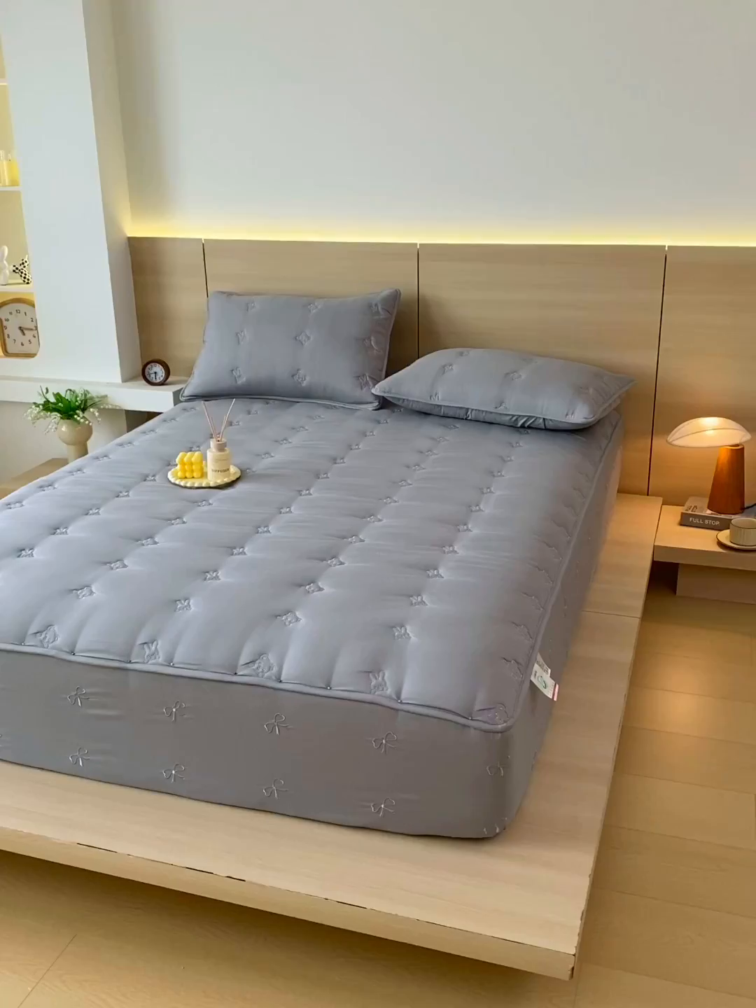 91家纺网 家纺一手货源 找家纺 尊康家纺（原磊科） 2025新款7A抗菌奶昔棉床笠-熊猫兔 熊猫兔-绅士灰